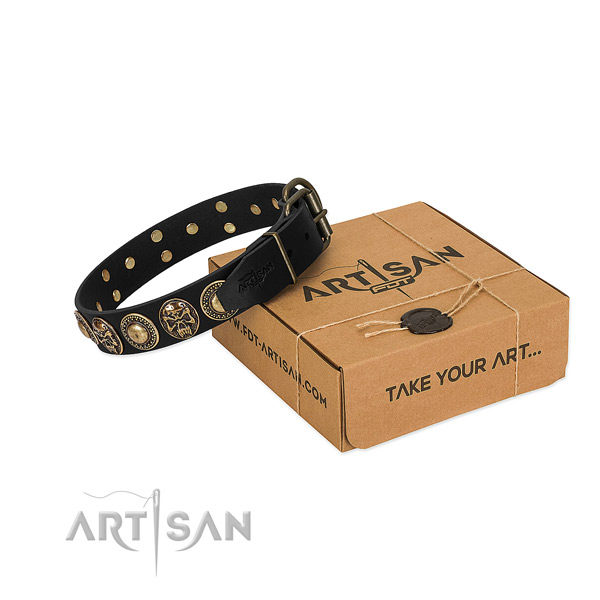 Strong decorations on dog collar for daily use