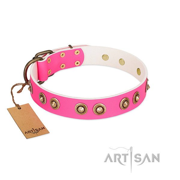 Adjustable leather dog collar for comfortable wearing